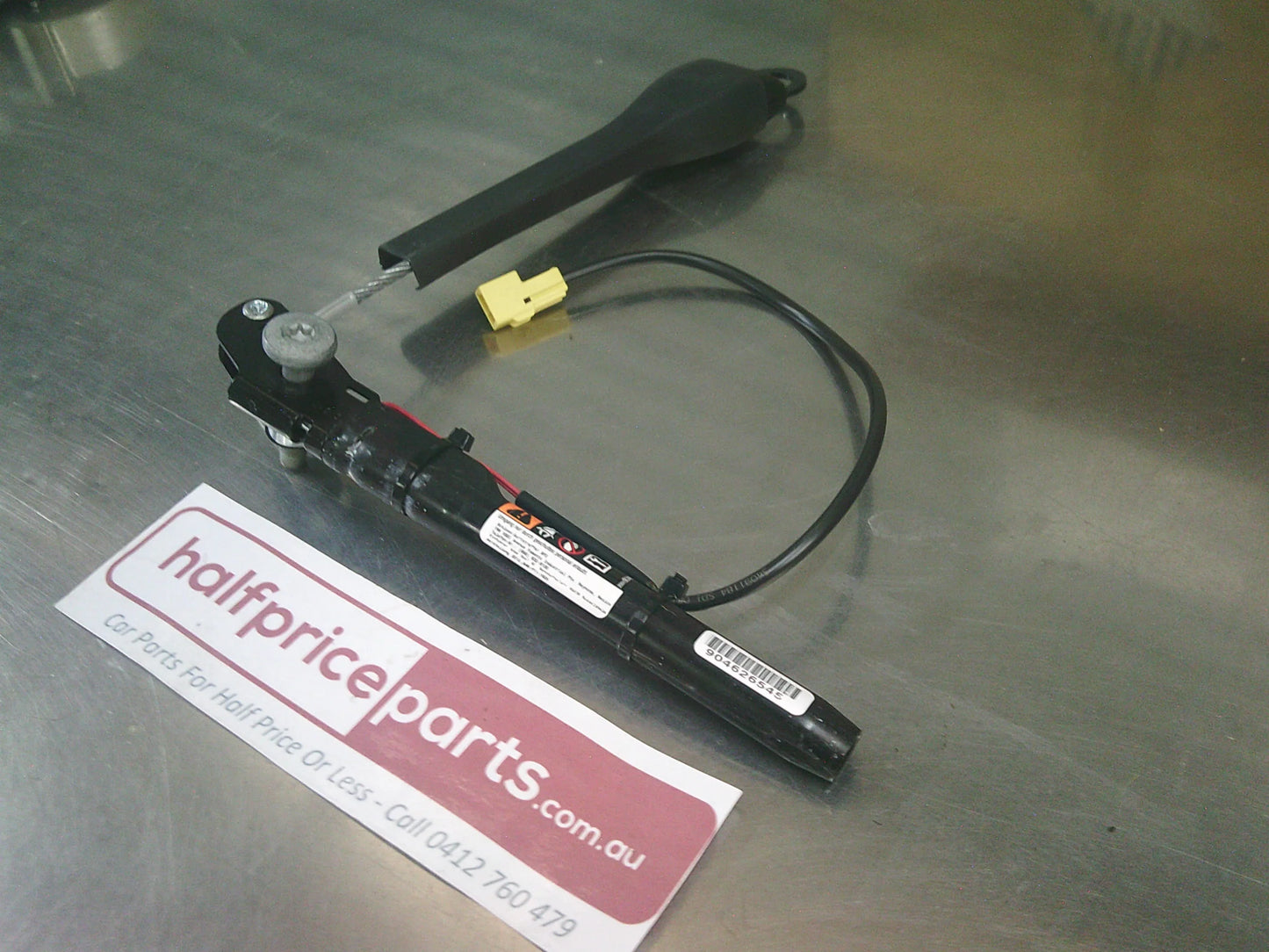 Holden CG/CG7 Captiva Genuine Left Hand Front Seat Belt Tensioner New Part