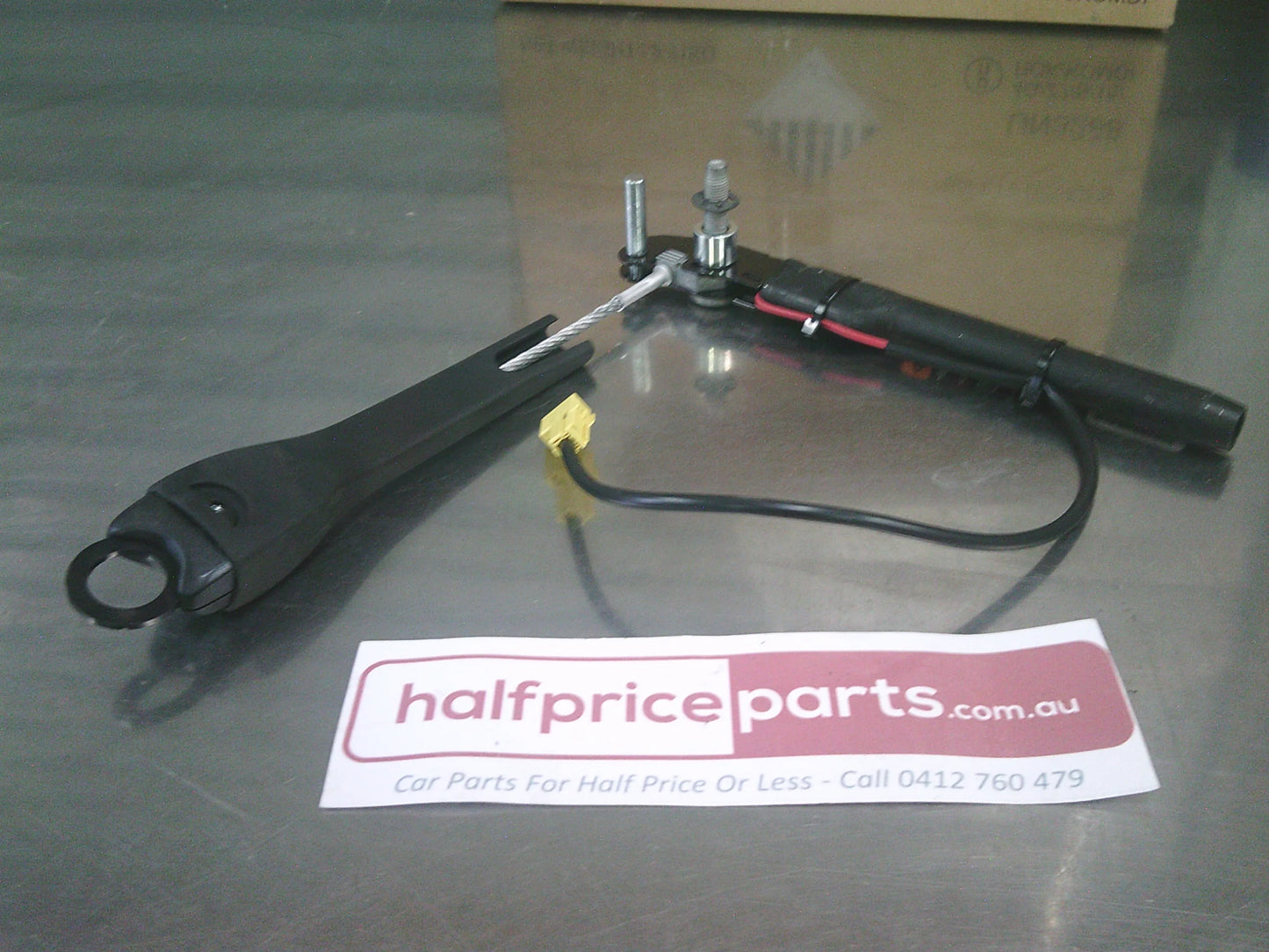 Holden CG/CG7 Captiva Genuine Left Hand Front Seat Belt Tensioner New Part
