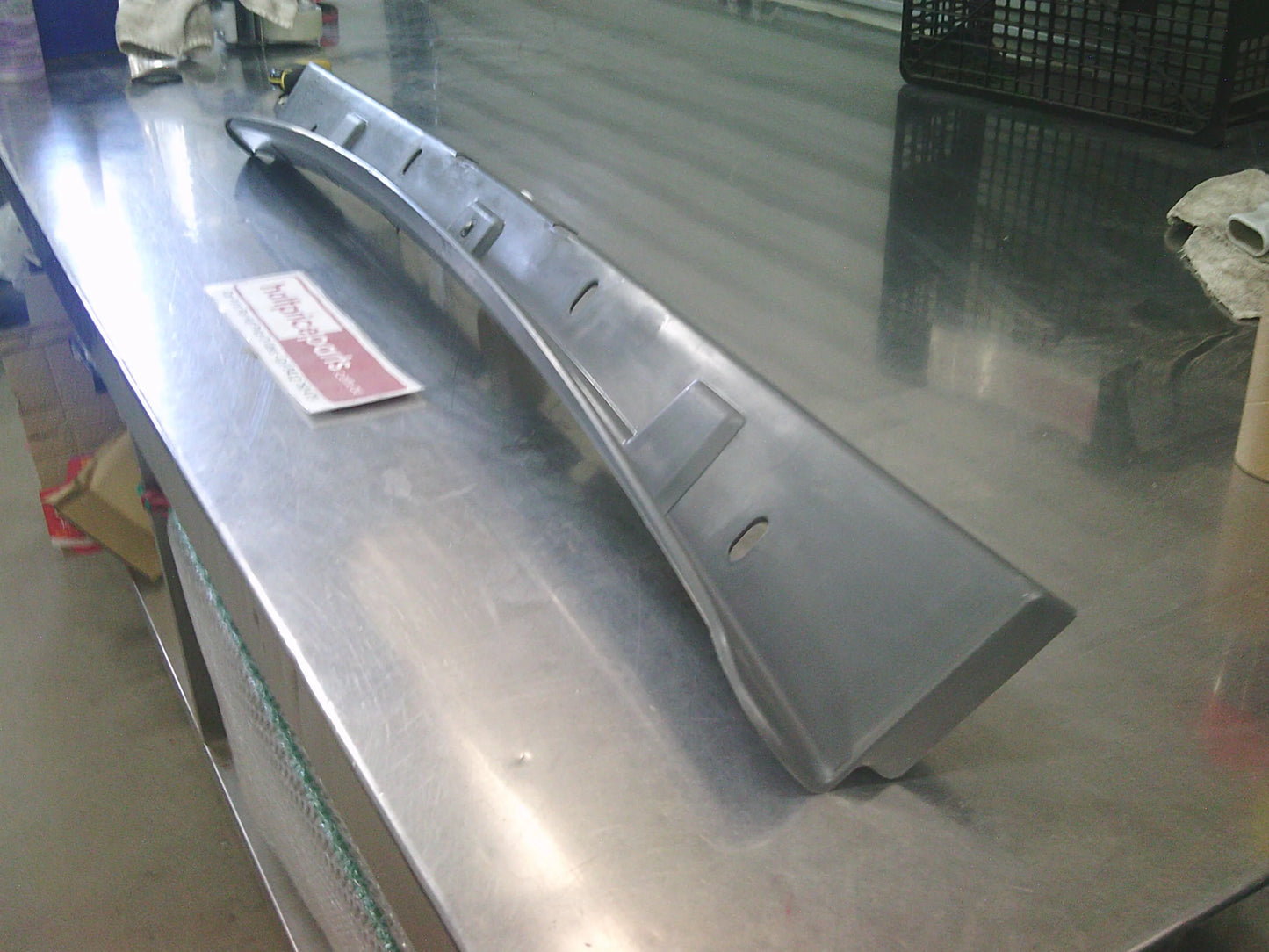 Holden VT/VX/VU/VY/VZ Commodore/Statesman WH/WL/WK Genuine Lower Radiator Trim New Part