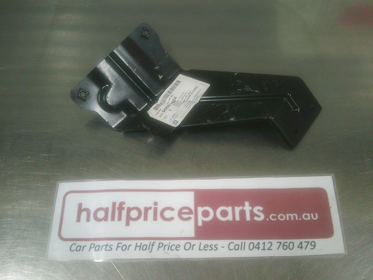 Holden CG Captiva Genuine Left Hand Front Guard Mounting Bracket New Part