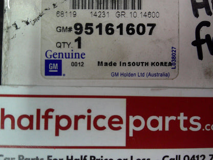 Holden JG/JH Cruze Genuine Front Windshield Wiper New Part
