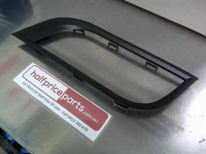 Holden RG Trailblazer Genuine Black Right Hand Front Fog Light Bezel New Part