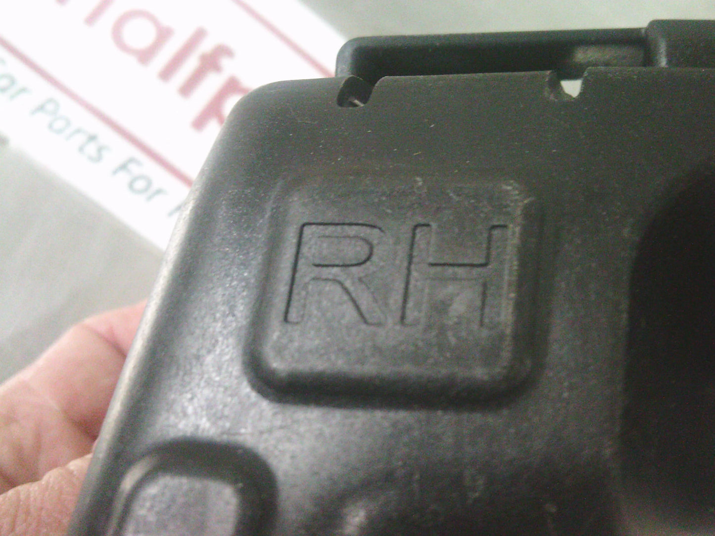 Holden Cruze Wagon Genuine Right Hand Rear Bumper Fascia Bracket New Part