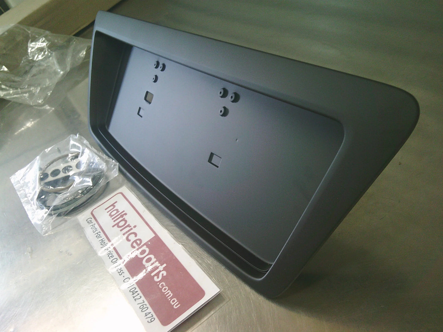 Holden VY/VZ Commodore Genuine Rear Boot Lid Centre Garnish Trim Surround New Part