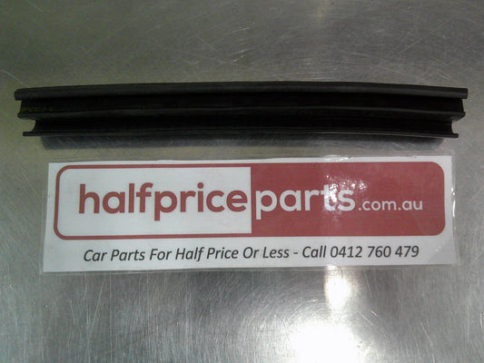 Holden CG Captiva Genuine Rubber Weather Strip New Part