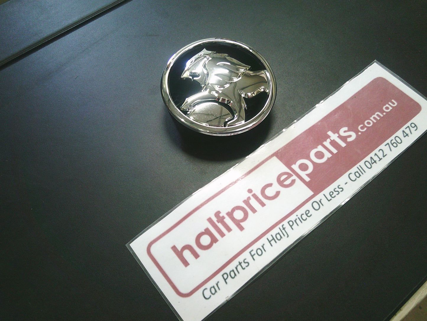 Holden Captiva 7 CG Genuine Front Grille Chrome Emblem w/Fitting Bracket New Part