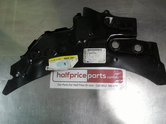 Holden Trax Genuine Right Hand Front Side Wheel Well Reinforcement New Part