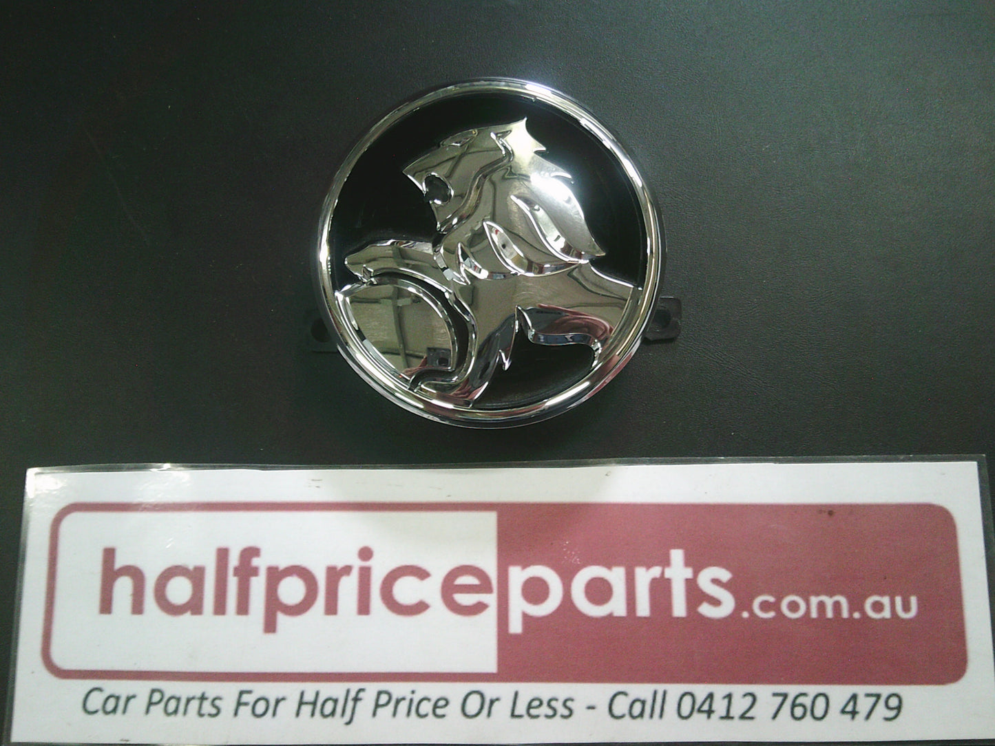 Holden CG Captiva Genuine Front Chrome Grille Emblem New Part