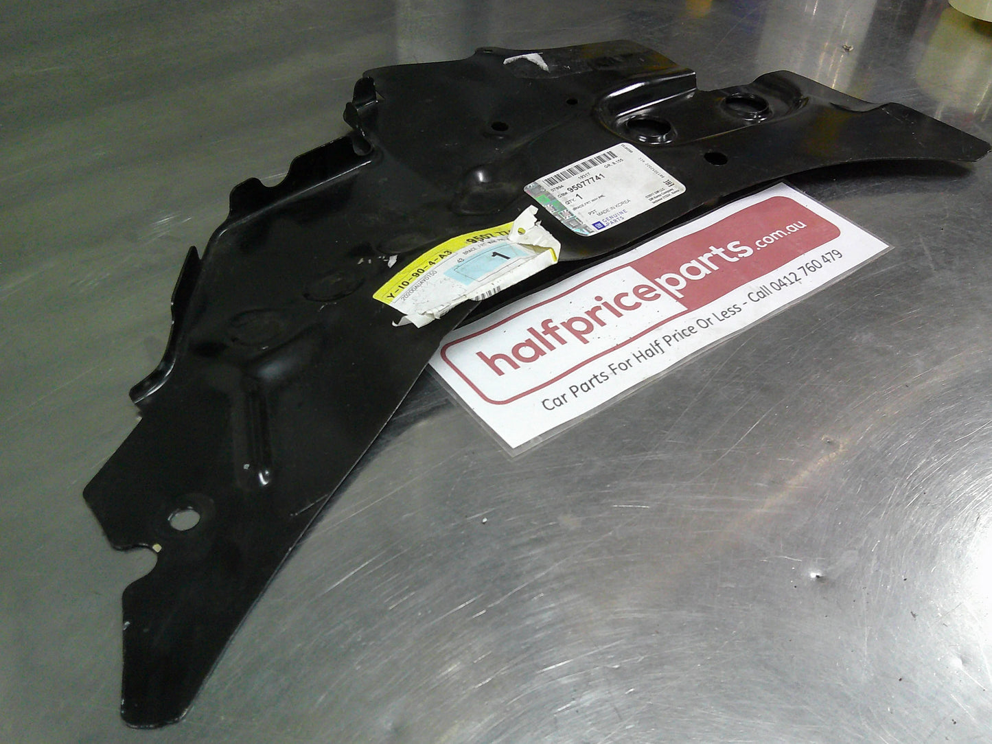 Holden Trax Genuine Right Hand Front Side Wheel Well Reinforcement New Part