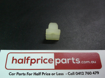 Holden Frontera Genuine Headlight Adjust Screw Mounting New Part