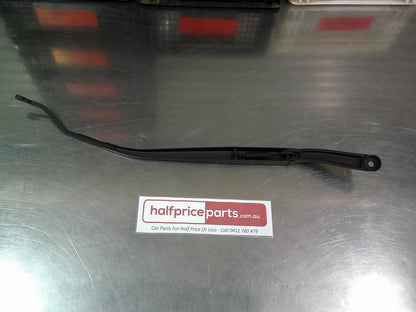 Holden CG Captiva Genuine Left Hand (Passenger) Side Wiper Arm Assy New Part