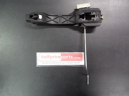 Holden CG Captiva Genuine Front Outside Door Handle Bracket New Part