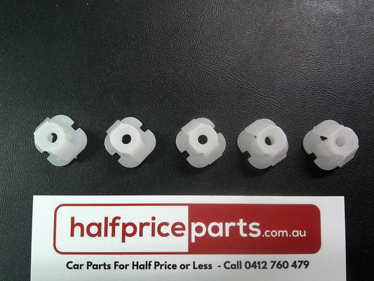 Holden Captiva Sport Genuine Moulding Clip 5 Pack New Part