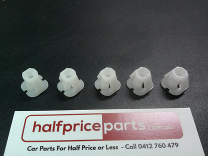 Holden Captiva Sport Genuine Moulding Clip 5 Pack New Part