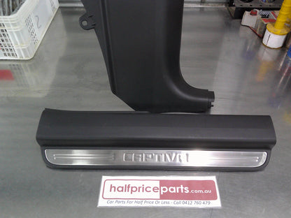 Holden CG Captiva Genuine Right Hand Front Side Kick Panel And Scuff Plate New Part