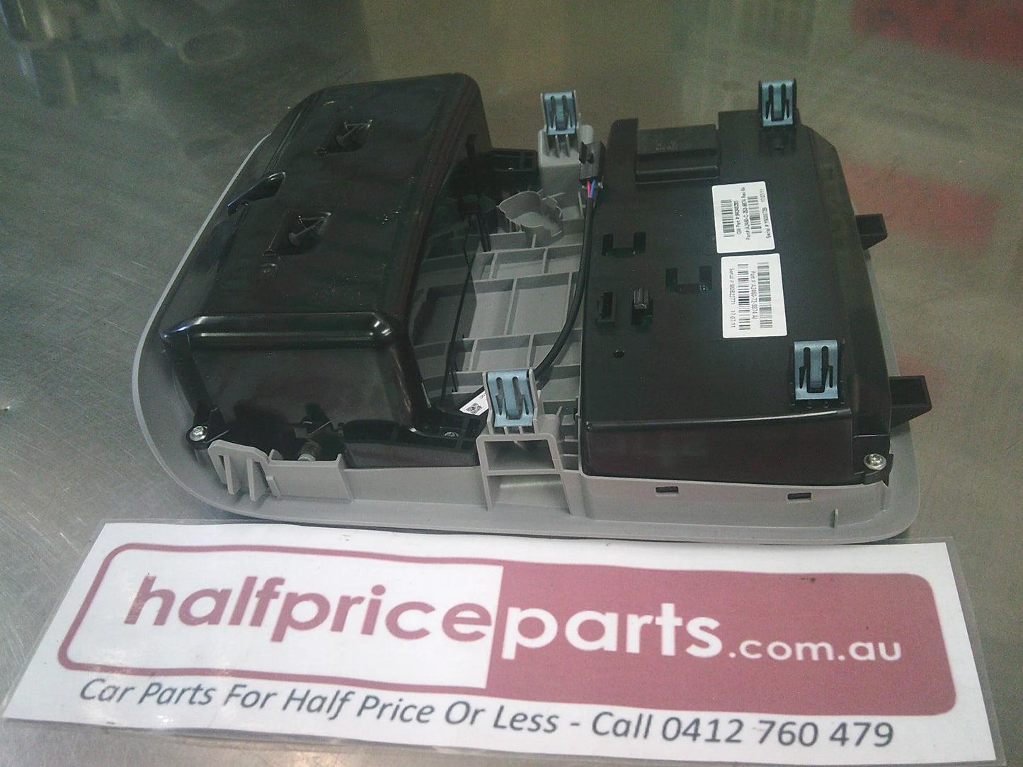 Holden Equinox Genuine Roof Centre Console Twin Map Lights And Sun Glasses Holder New Part