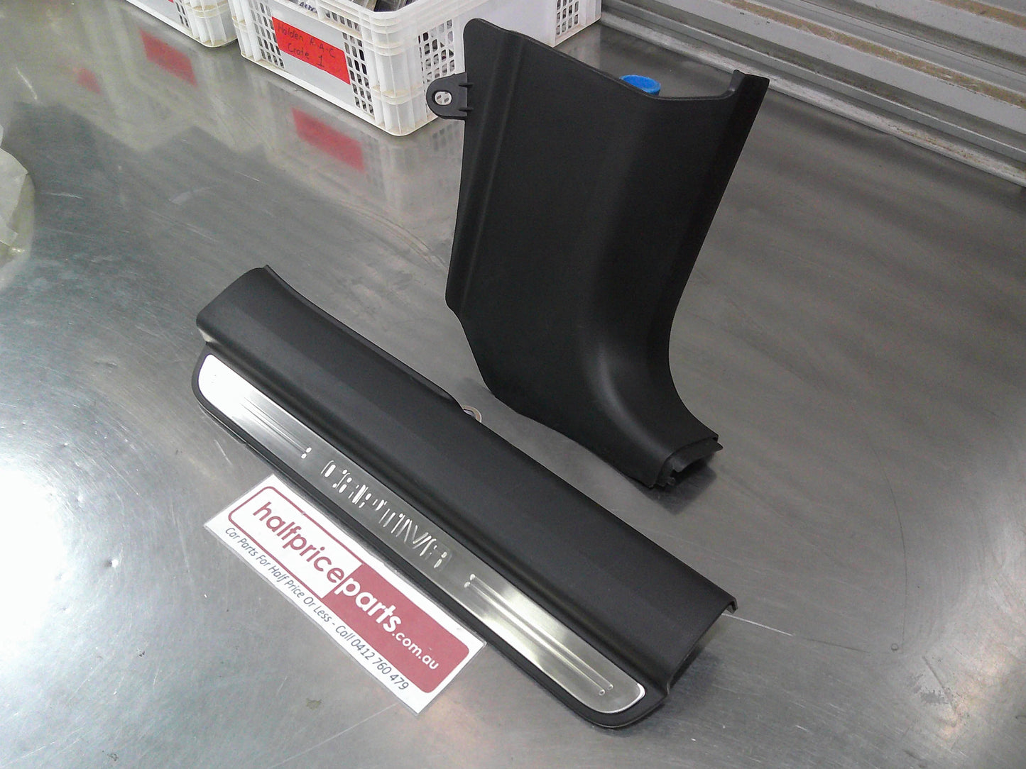 Holden CG Captiva Genuine Right Hand Front Side Kick Panel And Scuff Plate New Part