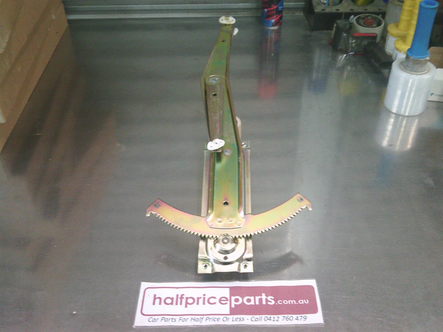 Holden Commodore VN/VP/VR/VS Genuine Drivers Manual Right Hand Front Window Regulator New Part