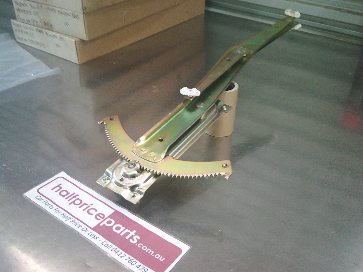 Holden Commodore VN/VP/VR/VS Genuine Drivers Manual Right Hand Front Window Regulator New Part