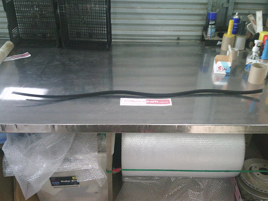 Land Rover Discovery LR3/LR4 Genuine Upper Windscreen Molding New Part