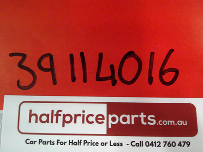 Holden ZB Commodore Hatch Back Genuine Right Hand Front Guard Insulator New Part
