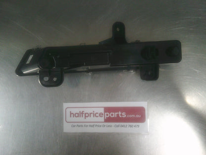 Holden VF SS/SSV/Calais Commodore Genuine Right Hand Front Daytime Running Light Used Part