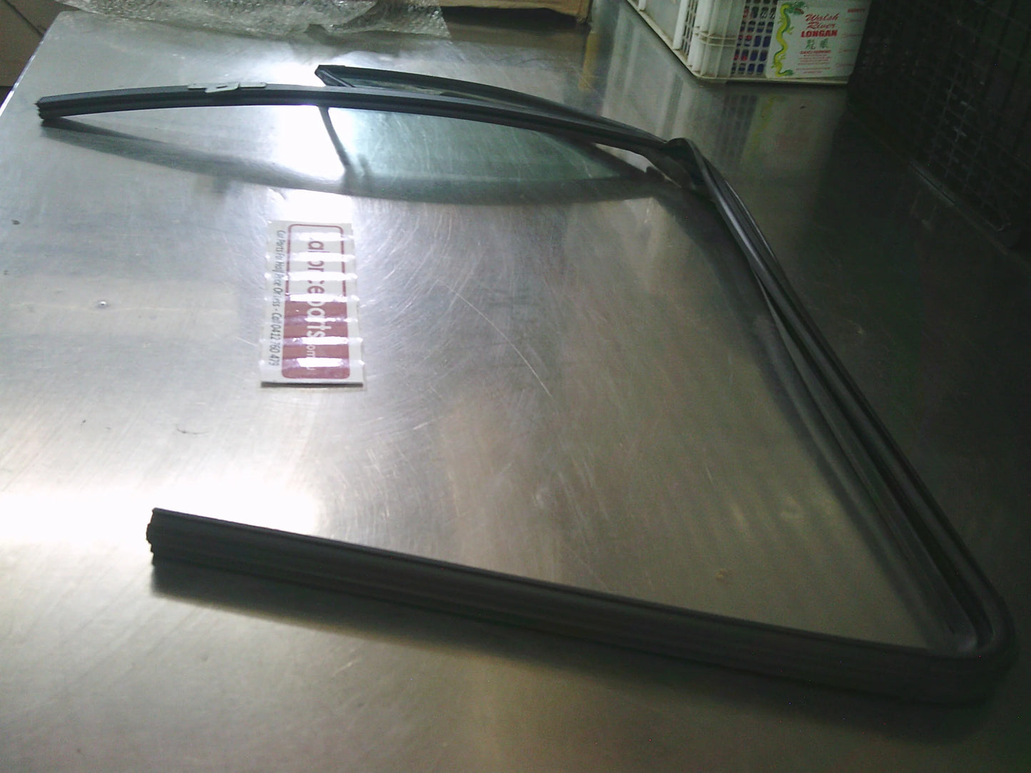 Holden Trax Genuine Left Hand Front Upper Weatherstrip With Fixed Glass New Part