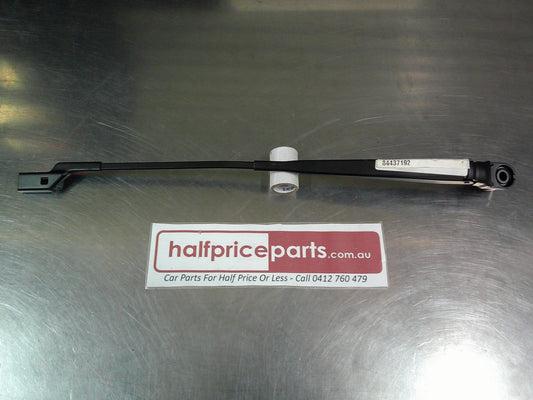 Holden RG Colorado/Trailblazer Genuine Left Hand Side (Passengers) Front Wiper Arm - New Part