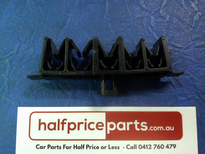 Isuzu Trooper/Holden Monterey Genuine Fuel Line Clip New Part