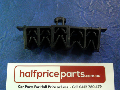 Isuzu Trooper/Holden Monterey Genuine Fuel Line Clip New Part