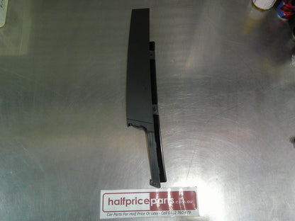 Holden Cruze Genuine Right Hand Front Door Vertical Mould New Part.
