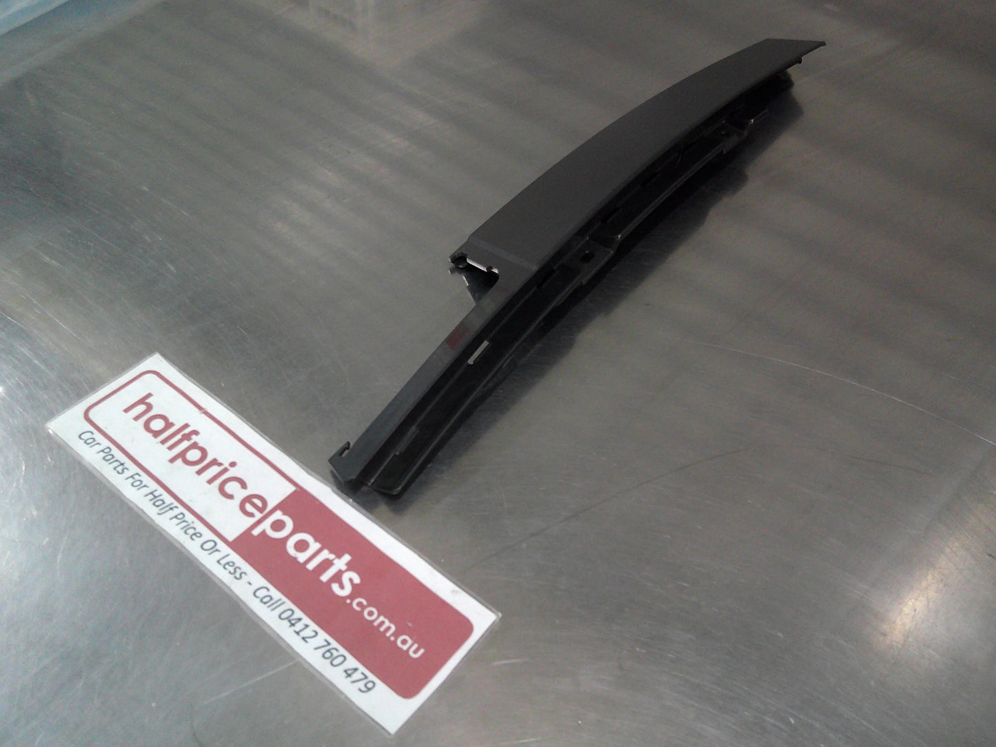 Holden Cruze Genuine Right Hand Front Door Vertical Mould New Part.