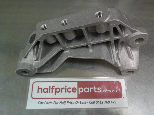 Holden CG Captiva Genuine Engine Mount Bracket Adapter New Part