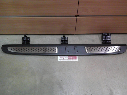 Holden CG7 Captiva Genuine Left Hand Side Step (Side Step And Brackets ONLY) New Part