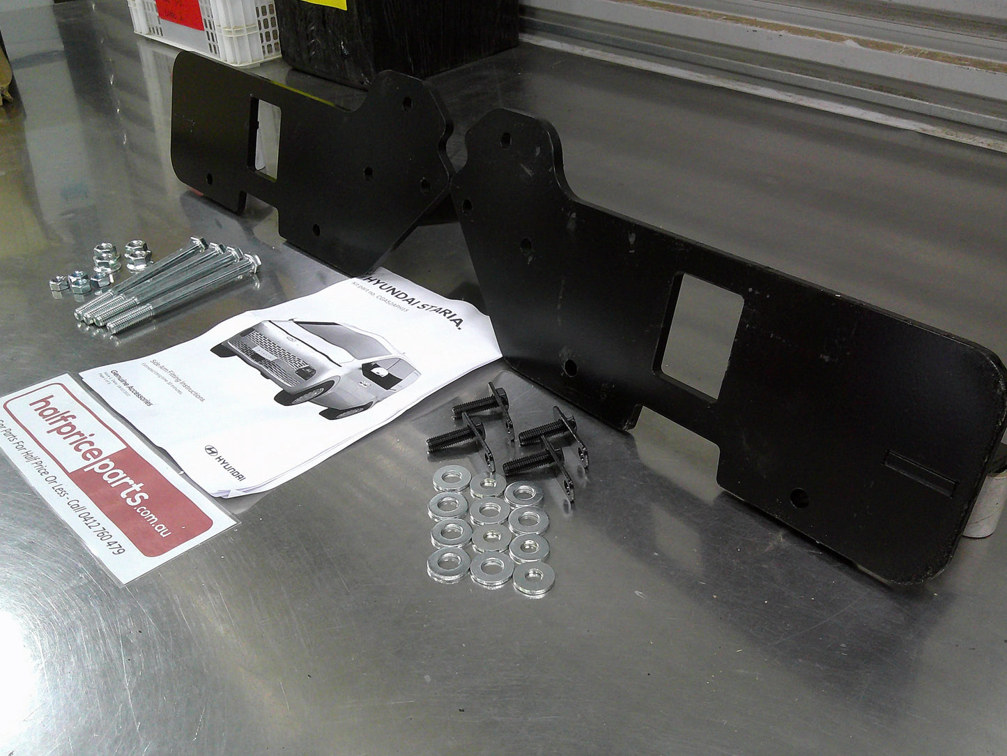 Hyundai Staria 8 Seat/Staria Load Rear Set Brackets And Bolts Kit (No Protectors) New Part