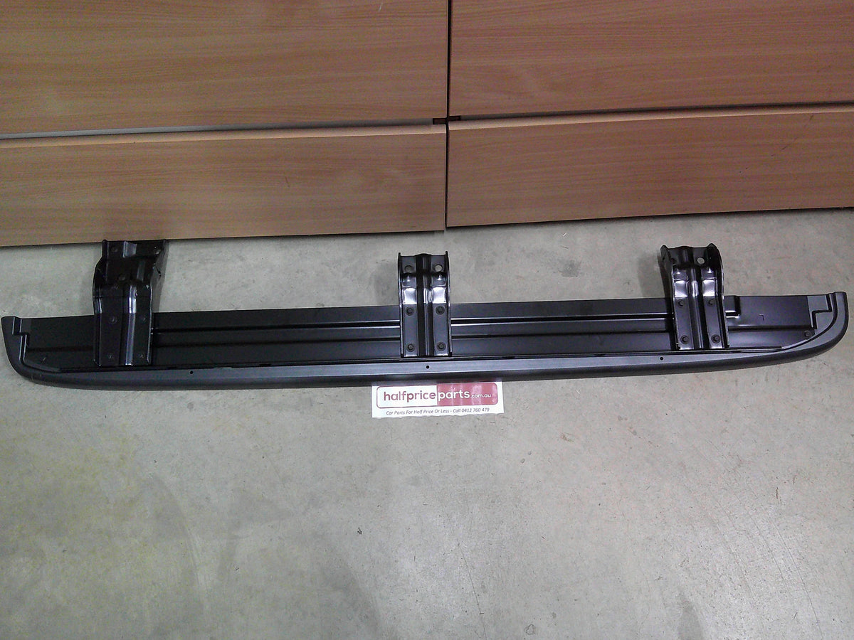 Holden CG7 Captiva Genuine Left Hand Side Step (Side Step And Brackets ONLY) New Part