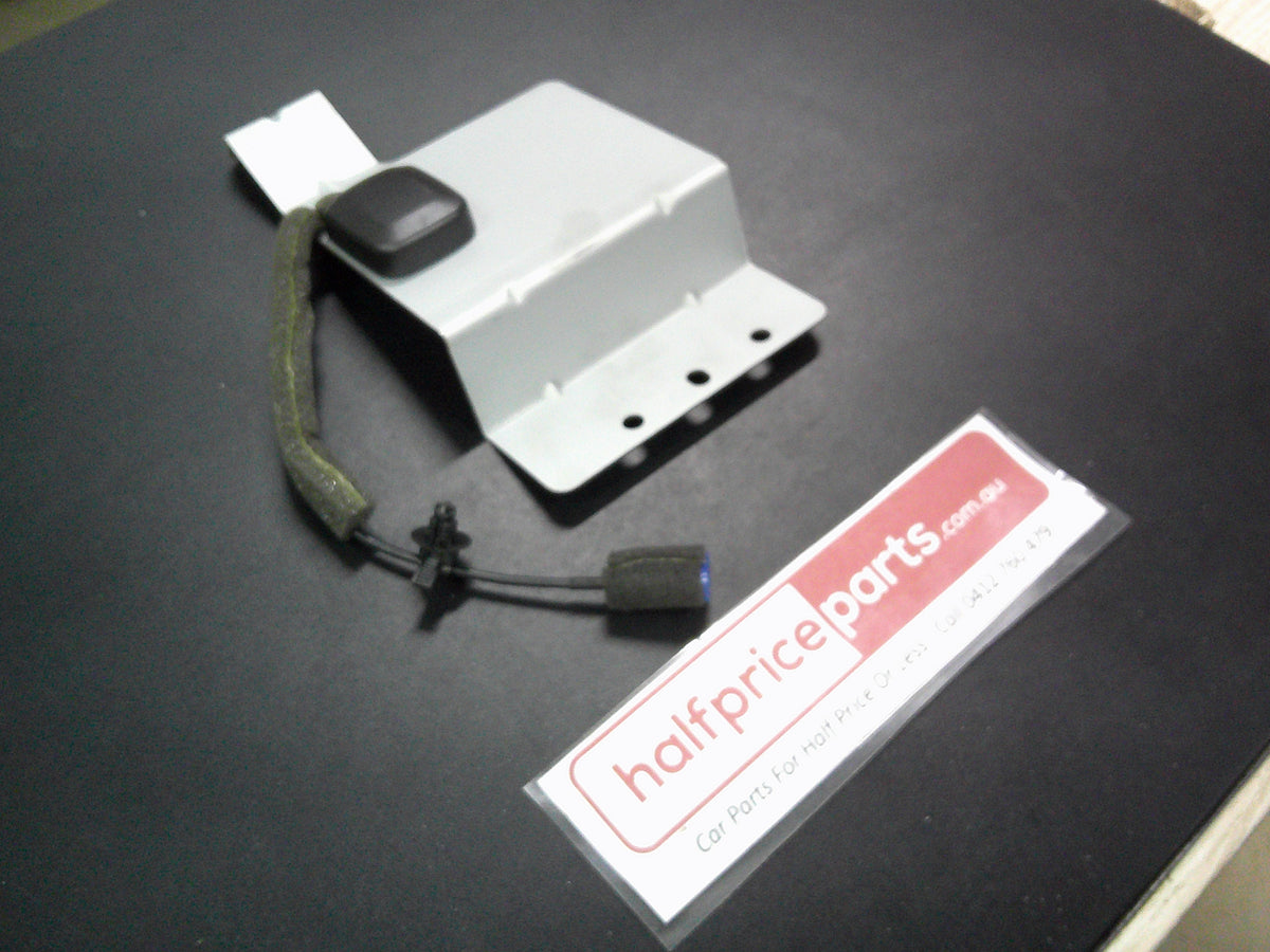 Holden CG Captiva Genuine Navigation Antenna New Part