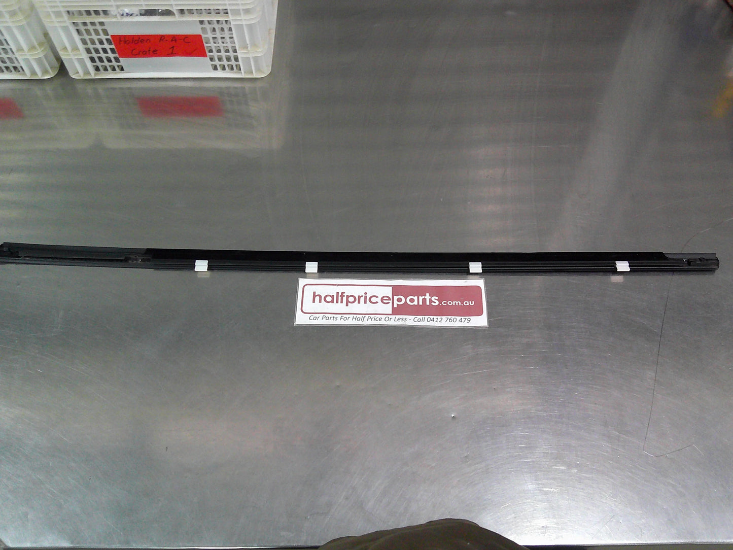 Daewoo Leganza Genuine Right Hand Outer Front Door Weatherstrip New Part.