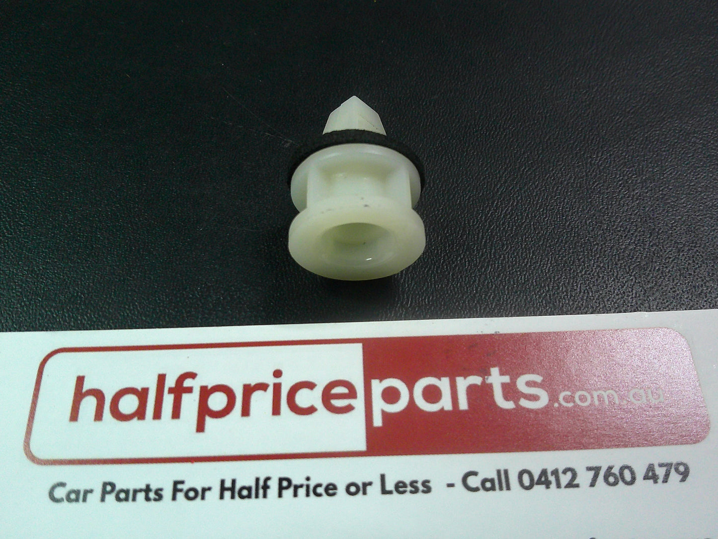 Holden VT/VX/VY/VZ Commodore Genuine Sill Skirt Panel Retainer Nut New Part