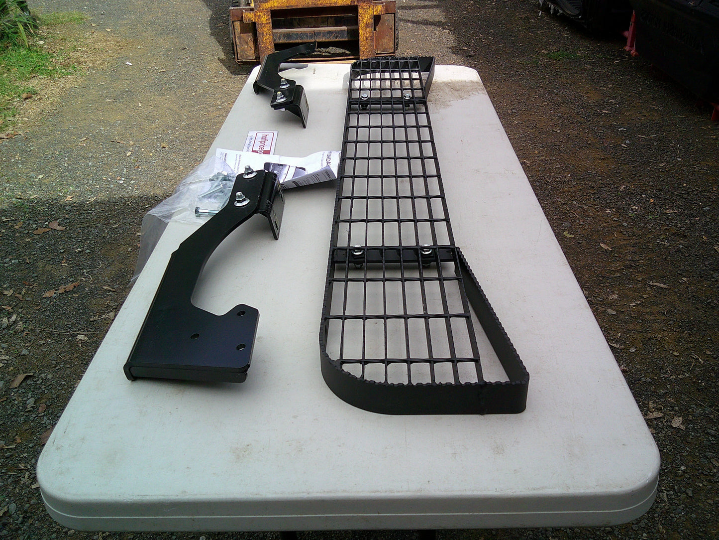 Hyundai Staria Load Genuine Rear Technican Step Fitting Kit With Brackets (Cant Be Installed With Tow Bar) New Part