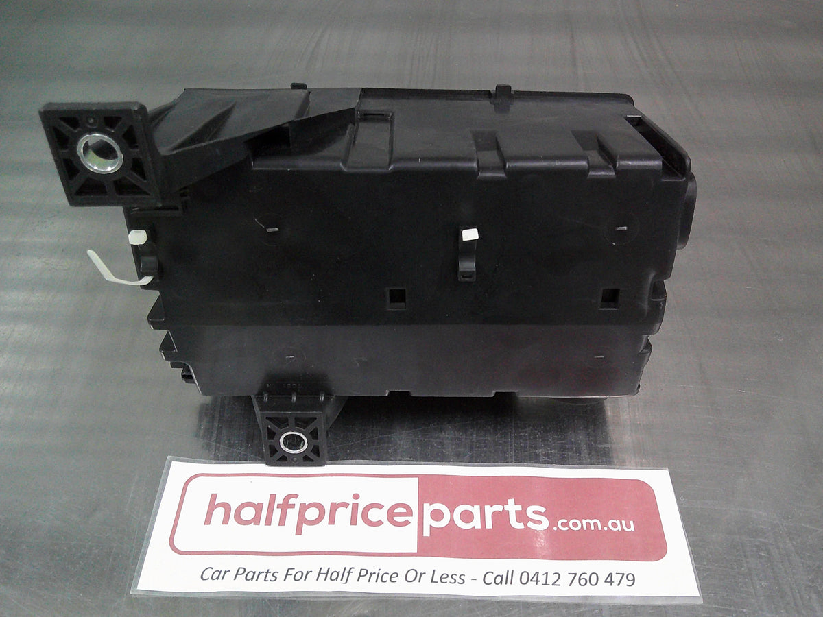 Toyota Prado 120 Series Genuine Lower Relay Block Cover New Part