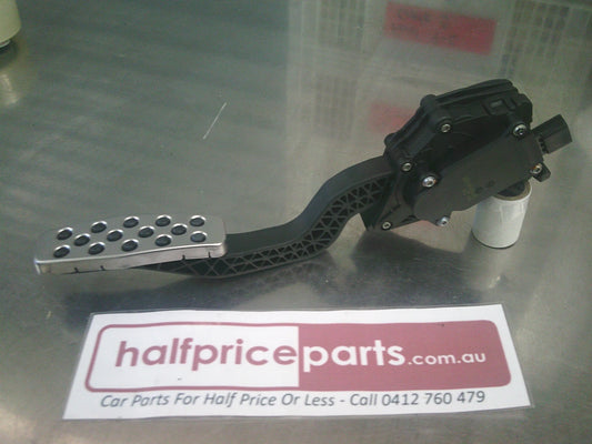 Holden VF HSV/SS/SSV/SV6 Commodore Genuine Alloy Faced Accelerator Pedal Assembly New Part