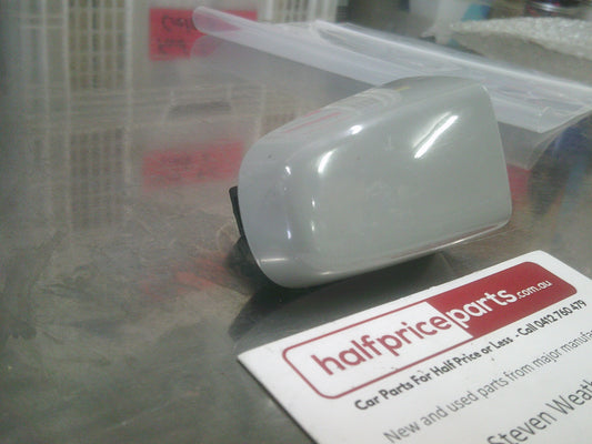 Holden Commodore VE Genuine Front Right Hand  Rear Handle End Cap New Part