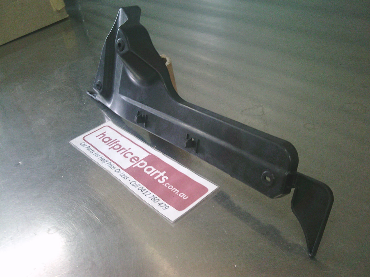 Holden VE Commodore SS/SSV/SV6 Genuine Left Hand Rear Bumper Bracket New Part