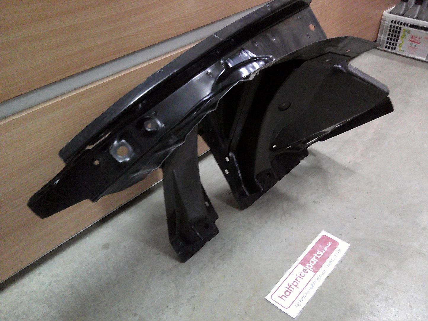 Holden VE Commodore/WM Caprice Genuine Left Hand Front Wheel House Apron Panel New Part