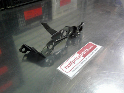 Holden TJ Trax Genuine Upper Tie Bar Bracket New Part