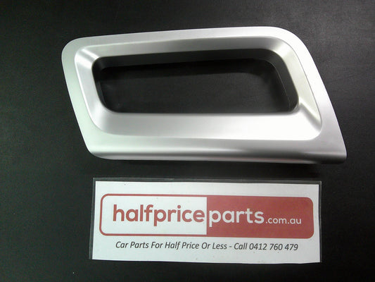 Holden CG/CG5 Captiva Genuine Right Hand Front (Drivers) Side Pull Handle Trim New Part