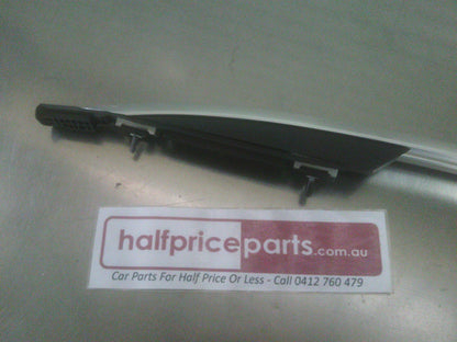 MG ZS Genuine Righthand Roof Rail Trim New Part