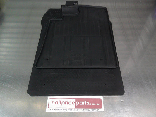 Nissan Patrol Y62 Genuine All Weather Front Rubber Floor Mats New Part
