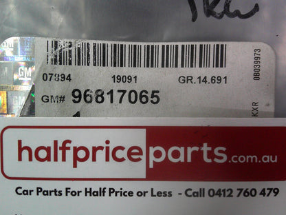 Holden CG/CG5 Captiva Genuine Right Hand Front (Drivers) Side Pull Handle Trim New Part